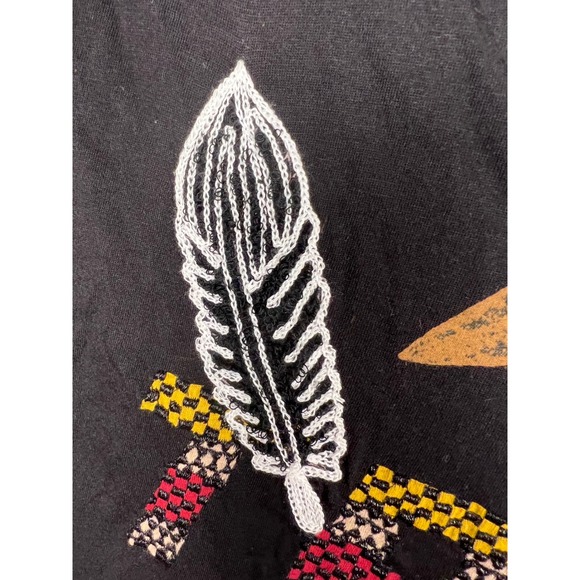 True Religion Womens Black V Neck Graphic T-Shirt Red Poppies Feathers Beaded XS - Picture 4 of 13